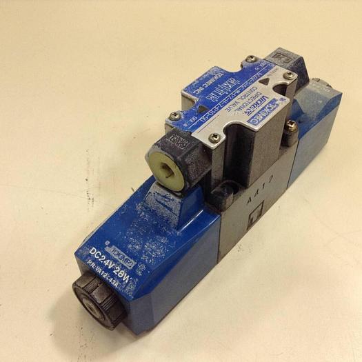 Used VICKERS Directional Control Valve DG4V36CMP7H7P1050 #80193