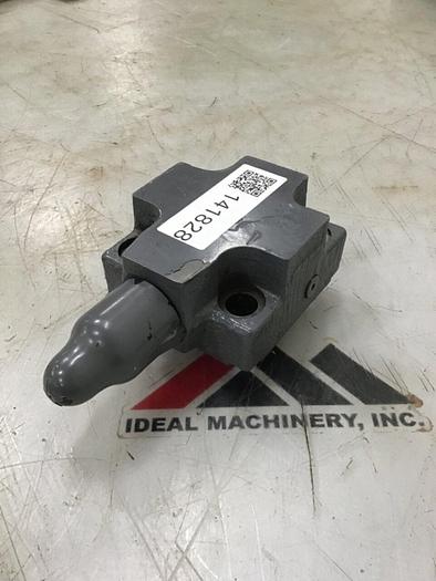 Used VICKERS Valve CVCS25CS2W24510AP10 #141828