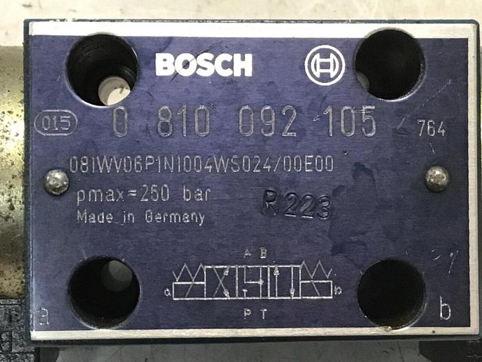 Used BOSCH Directional Valve 0 810 092 105 #137406