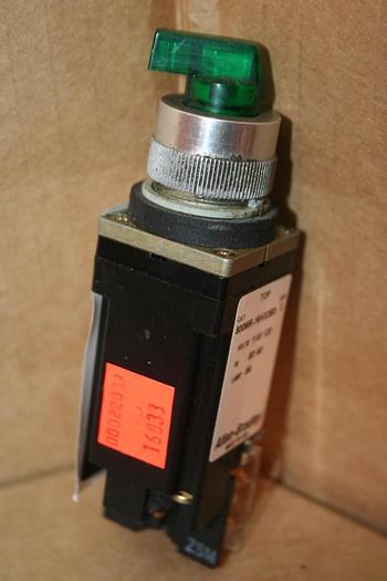 Used ALLEN BRADLEY Selector Switch 800MR-16HX2BS GREEN Used DNL SCRAPPED