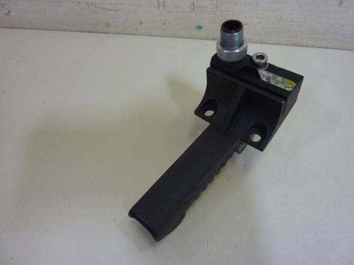 Used TURCK ELEKTRONIK Sensor NI2-K08Q-0,095/0,11-BDS-2AP6X3-H1141/S34 #64364