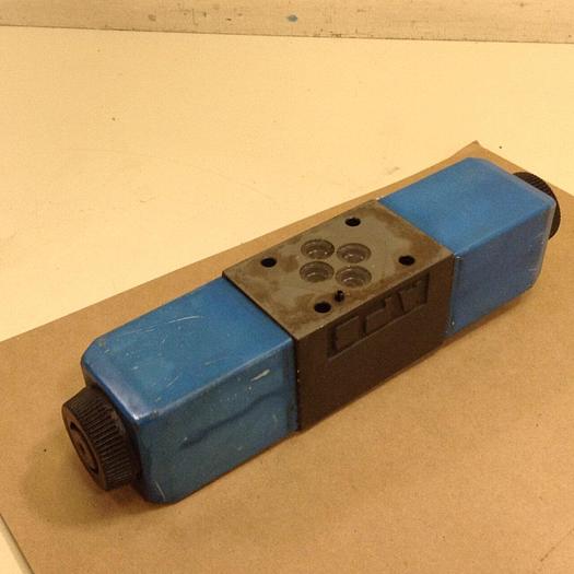 Used VICKERS Valve DG4V-3S-33C-M-U-H5-60 #130789