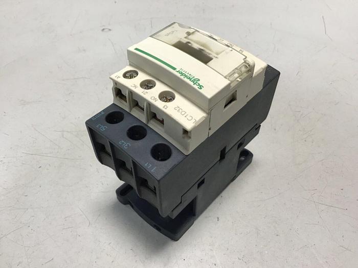 Used SCHNEIDER ELECTRIC Contactor LC1D32 #133203