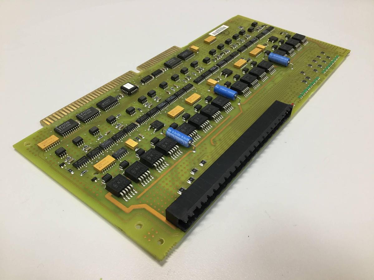Used CINCINNATI MILACRON Circuit Board 3-542-1292A / BRACKET Used