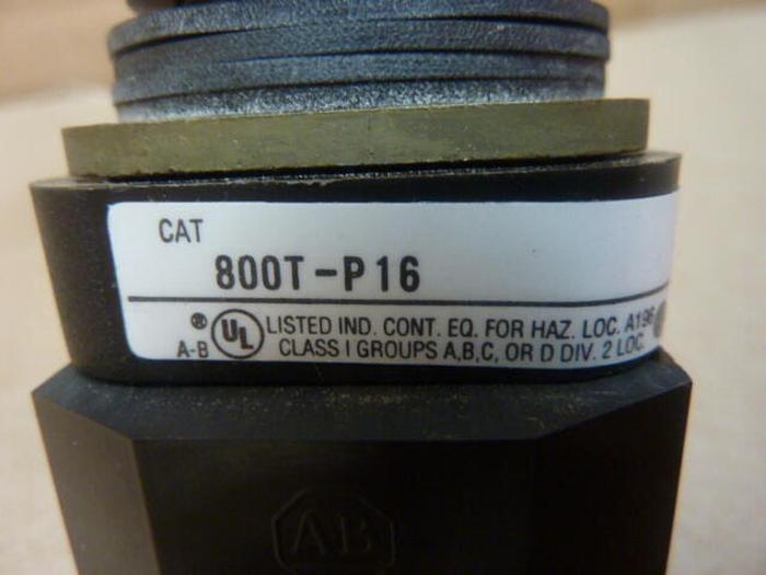 Used ALLEN BRADLEY Pilot Light 800T-P16 GREEN #30405