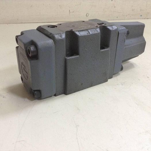 Used REXROTH Valve 4WRZ10W1-85-51/6A24 Used