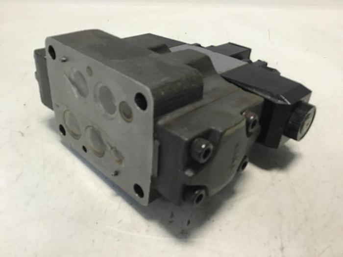 Used VICKERS Valve DG4VC-3-6C-M-PS2-H-7-50-JA100 USED