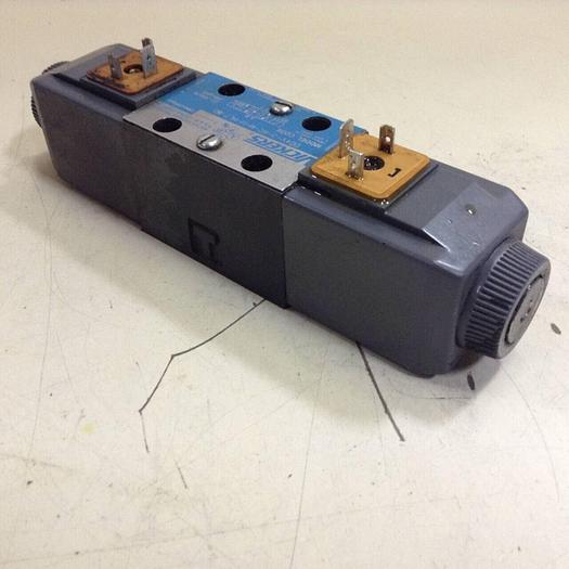 Used VICKERS Directional Valve DG4V-3-6C-M-U-HL7-60 Used