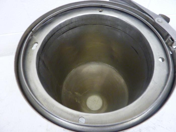 Used METAL FABRICATOR Hopper HOPPER830 Used