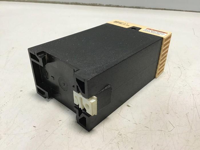 Used ALLEN BRADLEY Safedge Control Unit 440F-C251D #134237