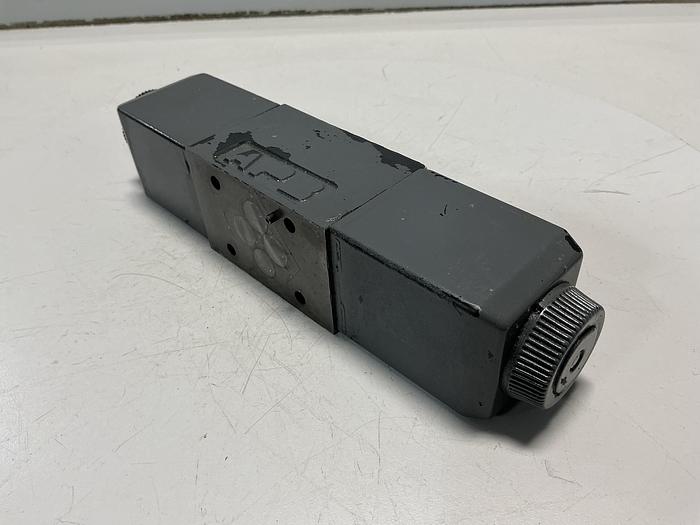 Used TOKIMEC DG4V-3-6C-M-U-HL7-60