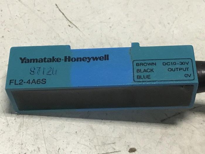 Used YAMATAKE Proximity Switch FL2-4A6S #128213