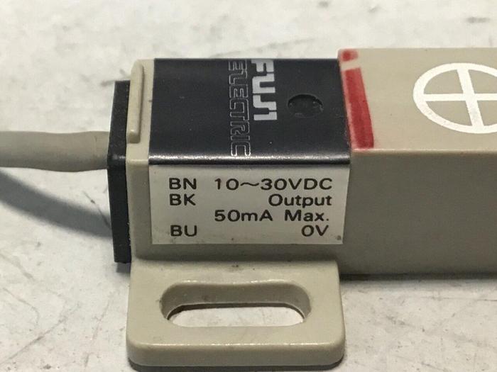 Used FUJI ELECTRIC Proximity Switch PE-B4D3 #128384