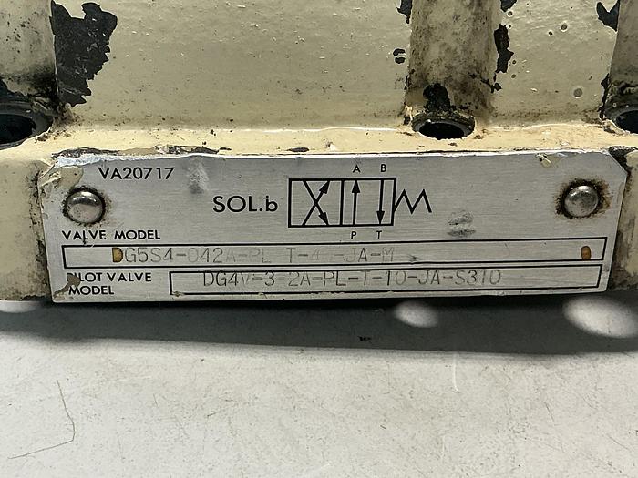 Used VICKERS DG5S4-042A-PL-T-40-T-40-JA-M