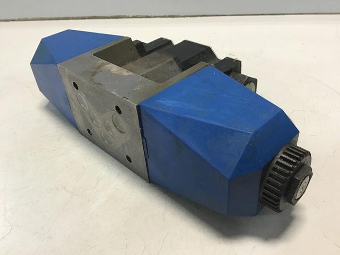 Used VICKERS Directional Control Valve DG4V56CMP7LH630 USED #129969