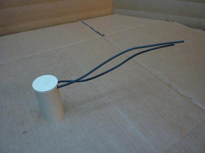 ADVANCE BALLAST Capacitor 7C050L33 New