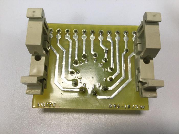 Used LUTZE Relay Base RPS-1R/3W #101818