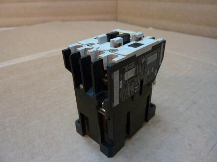 Used ALLEN BRADLEY Contactor 100-A09NJ3 SER B #26545