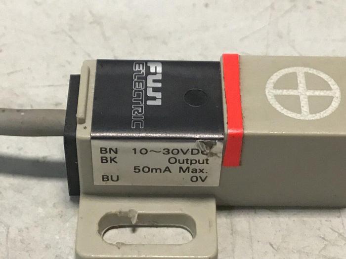 Used FUJI ELECTRIC Proximity Switch PE-B4D3 #128351