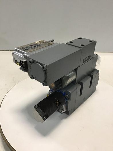 Used REXROTH  SERVO Valve Z4WE6X25731/EG24N9K4/V/60 USED