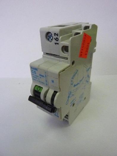 Used GENERAL ELECTRIC / GE 5 Amp Circuit Breaker V07105 Used