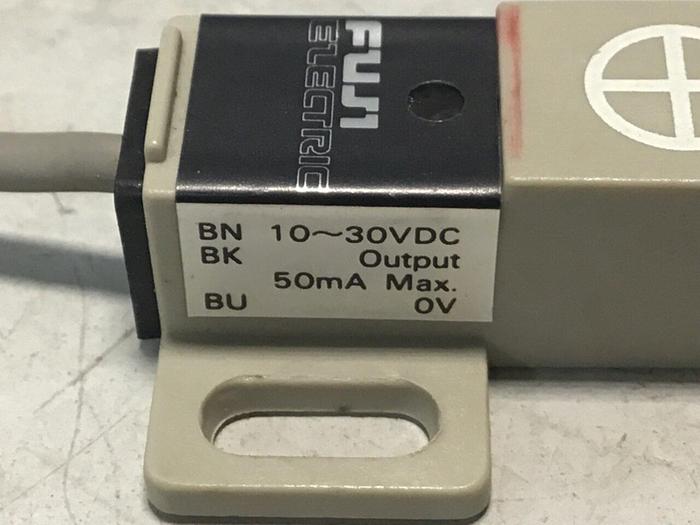 Used FUJI ELECTRIC Proximity Switch PE-B4D3 #128401