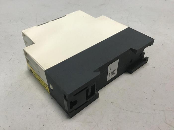 Used SCHNEIDER ELECTRIC Time Delay Relay RE7ML11BU #131880