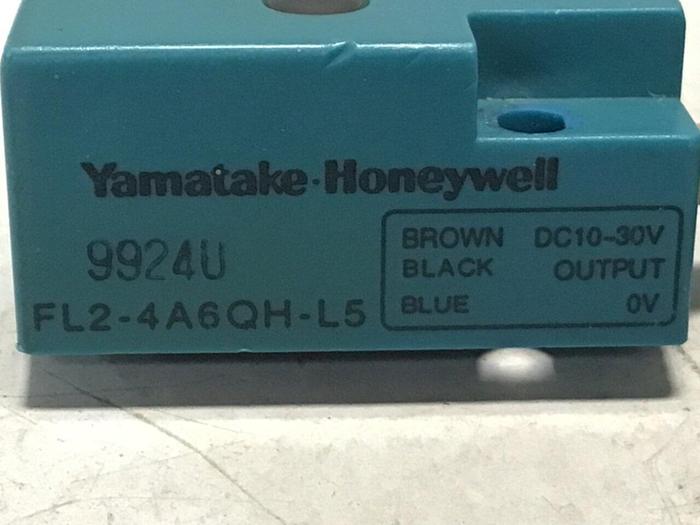 Used YAMATAKE Proximity Switch FL2-4A6QH-L5 #128274