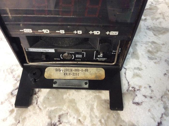 Used BARBER COLMAN Temperature Control 585A-20016-000-0-00 #113400