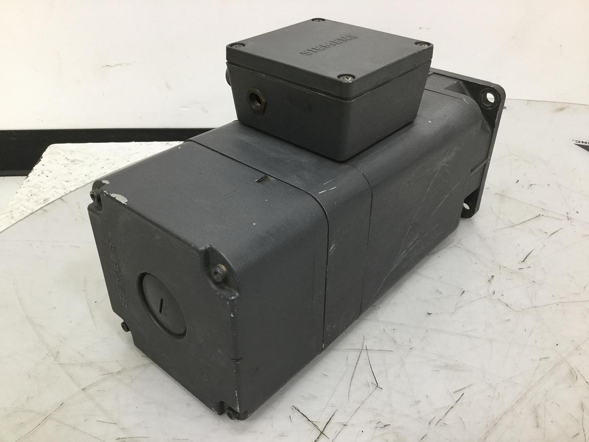 Used SIEMENS Permanent Magnet Motor 1FT5072-0AC01-2-Z Used