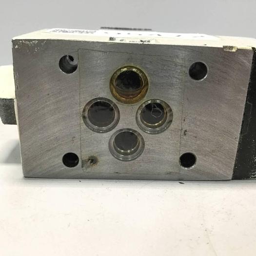 Used VICKERS Directional Control Valve DG4V32AMP7H750 #95472