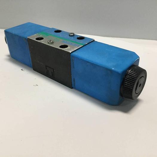 Used VICKERS Valve DG4V-3S-2C-M-U-H5-60 #91528