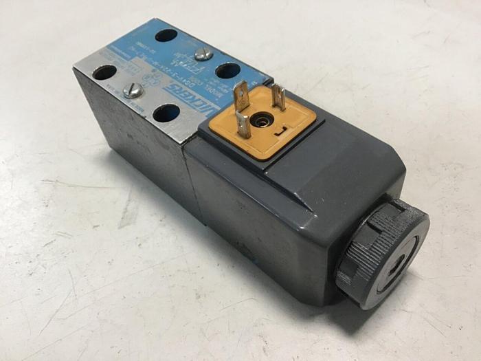 Used VICKERS Directional Hydraulic Valve DG4V322AMUHL760 Used