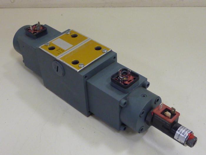 Used REXROTH Valve 4WRE10E11124Z4M #55723