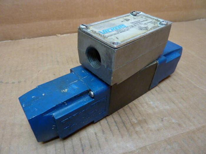 Used VICKERS Directional Control Valve DG4V-3-6C-M-W-B-40 #30319
