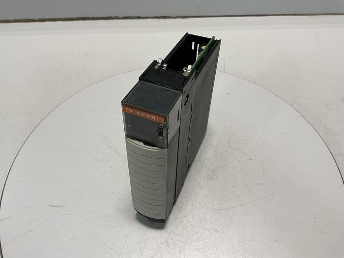 Used ALLEN BRADLEY 1756-OW16I SERIES A