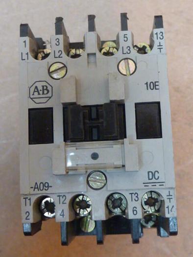 Used ALLEN BRADLEY Contactor 100-A09NZ.3 SER B #49770