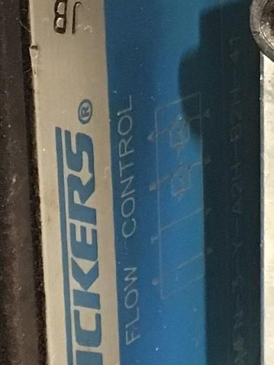 Used VICKERS Valve with Corepull Manifold DG4V-3S-2C-M-F-TWL-H5-60 #133067