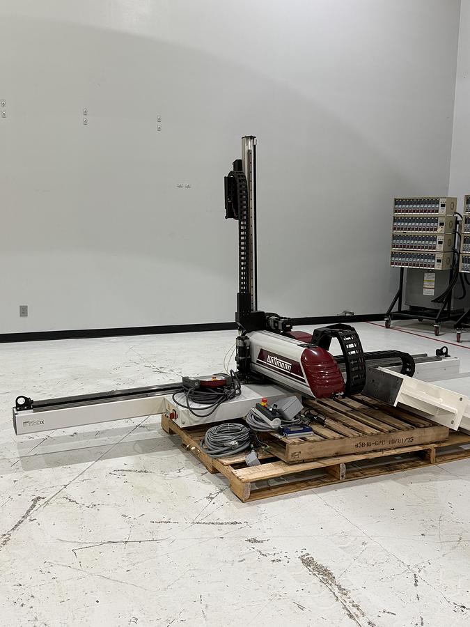 Used 2013 WITTMANN Robot W821 USED #152713 Not Cleaned Yet