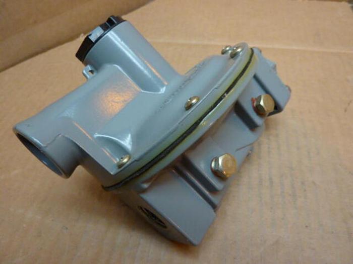 Used FISHER CONTROLS Regulator Valve R522-56 #22359