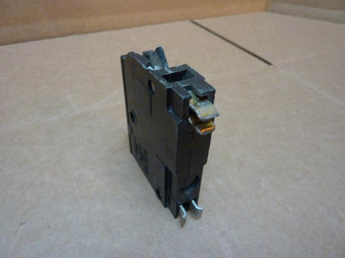 Used SQUARE D 15 Amp Circuit Breaker QO115 #27754