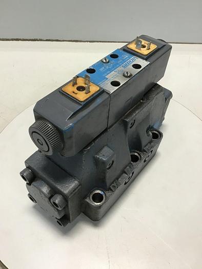Used VICKERS Solenoid Directional Valve DG4V-3-6C-M-U-HL7-60-B13 USED