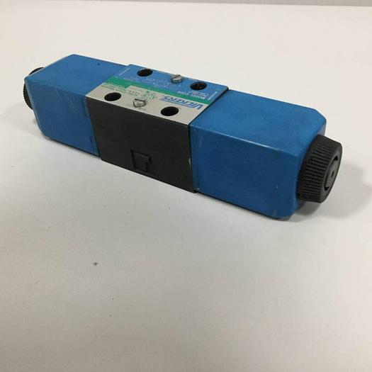 Used VICKERS Valve DG4V-3S-2C-M-U-H5-60 #90320