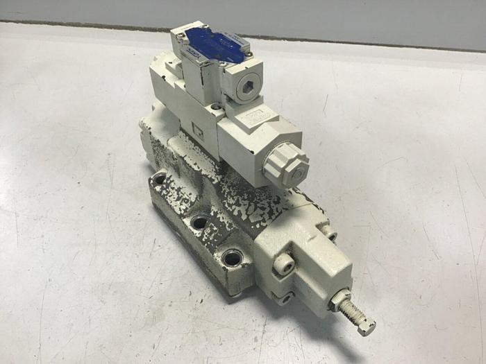 Used YUKEN Valve DSHG-06-3C18-T-RA-D24-51181 USED