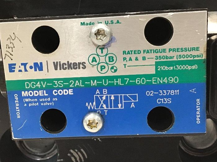 Used VICKERS Directional Valve DG4V-3S-2AL-M-U-HL7-60-EN490 #144709
