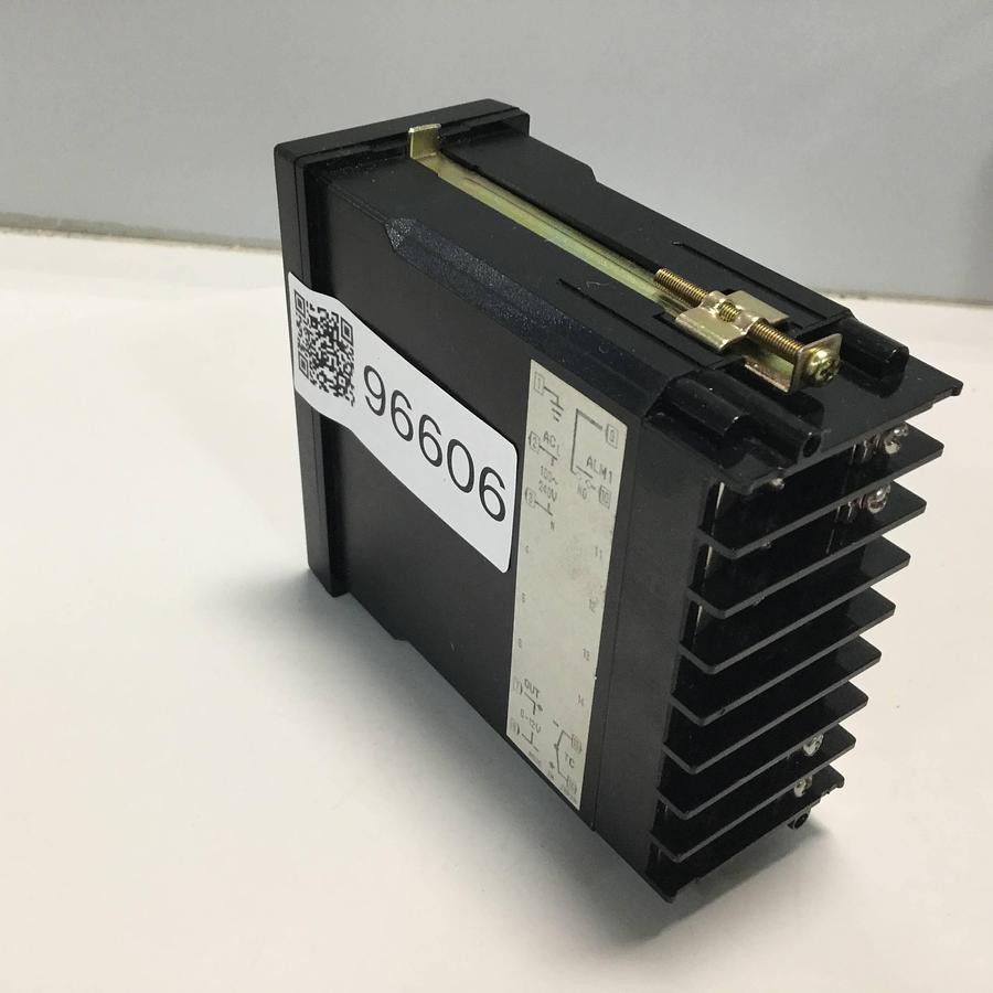 Used RKC Temperature Control REX-C400FK03VAN USED