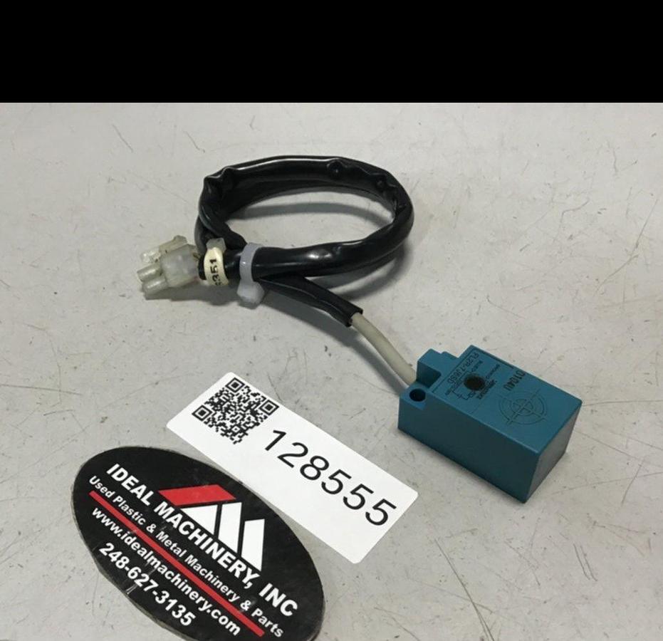 Used YAMATAKE Proximity Switch FL2R-7J6SD