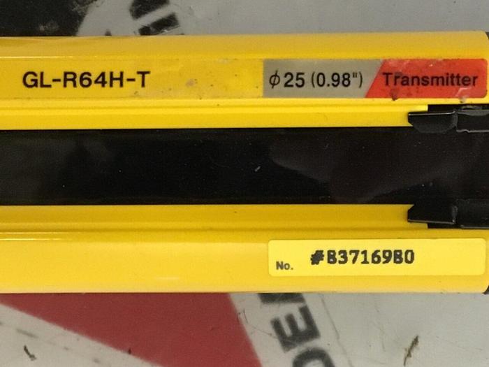 Used KEYENCE CORP Light Curtain Transmitter GL-R64H-T USED
