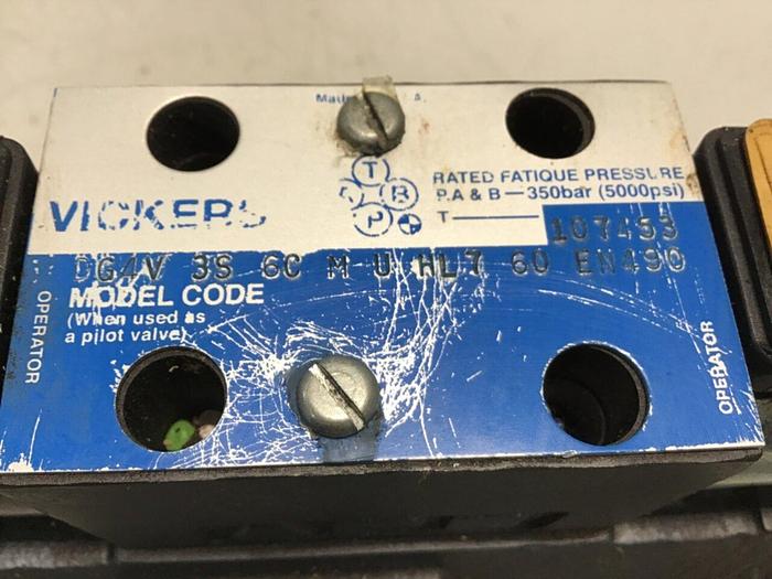 Used VICKERS Valve DG4V-3S-6C-M-U-HL7-60-EN490 Used