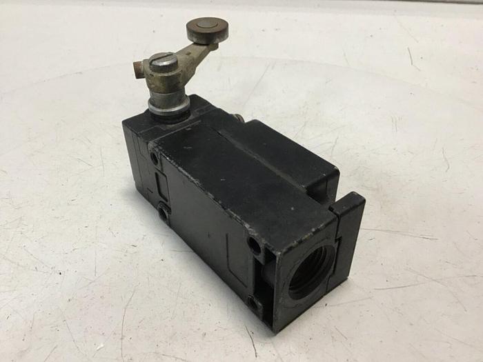 Used SQUARE D Limit Switch 9007-AEQ2724 #122130